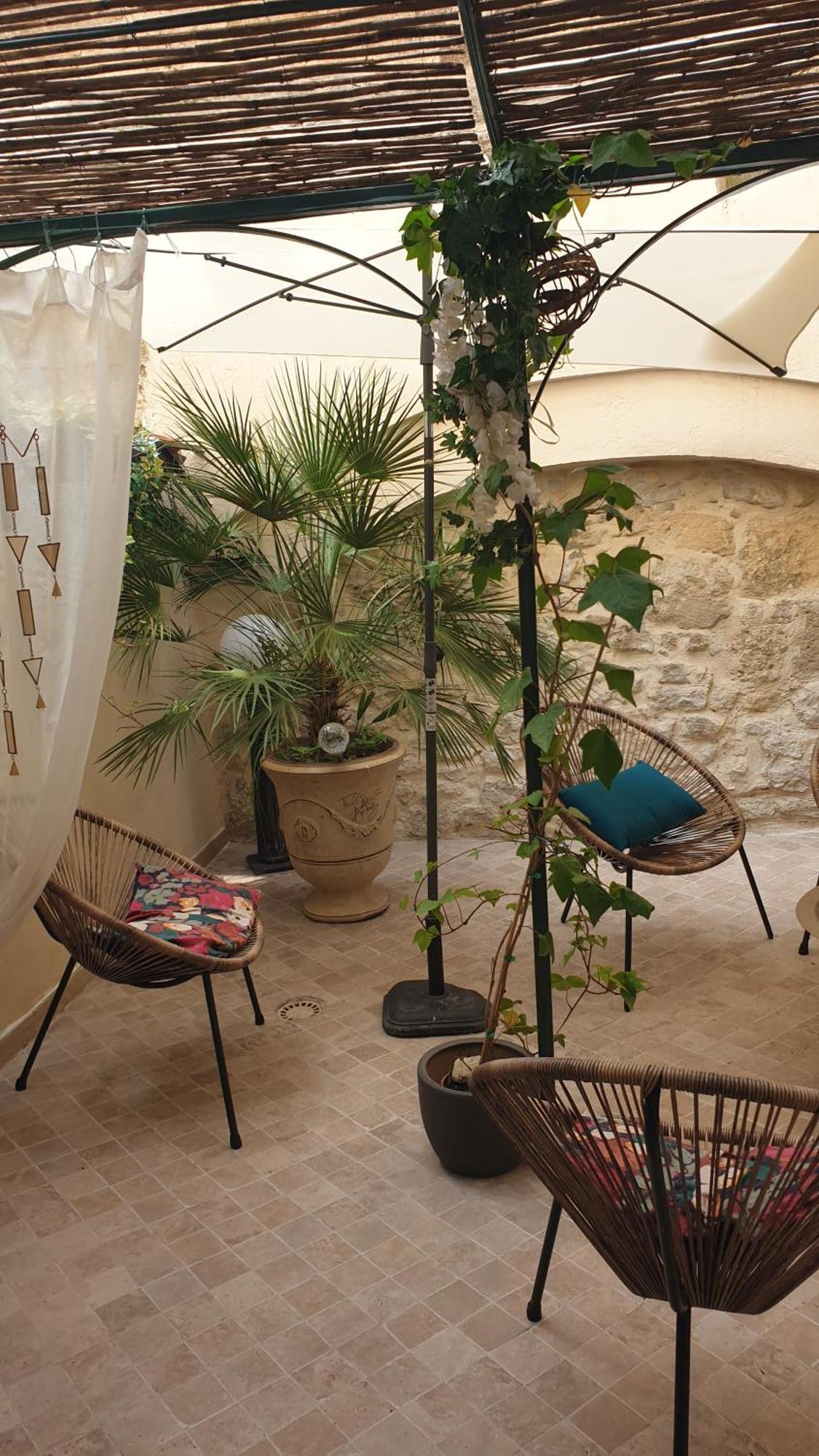 Le Clos Du Rouet Tarascon Exterior photo